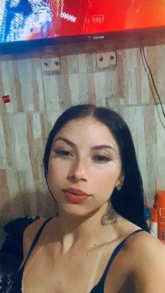 Isa♥️ sua namoradinha 🎀😈🫶🏻❤️ tenho local,(faço chamada de vídeo) também atendo a domicílio