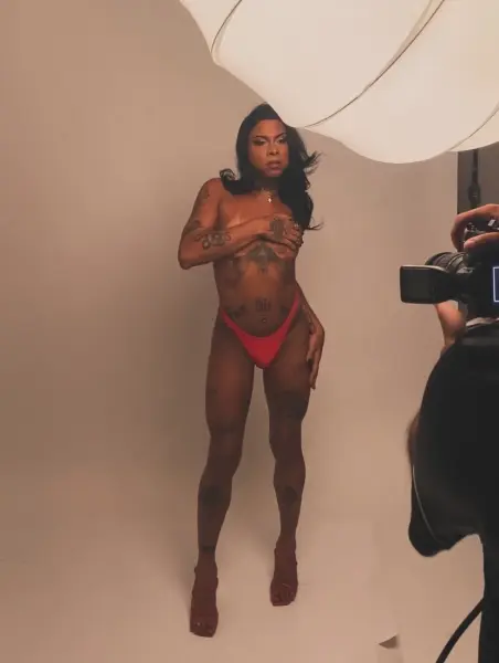 Isadora Naomi 