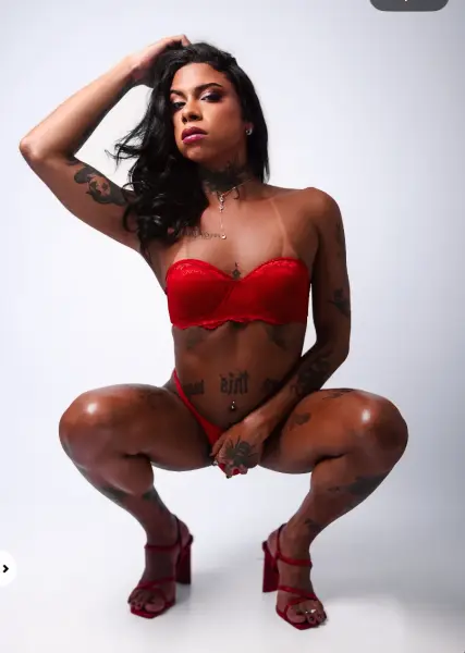 Isadora Naomi 