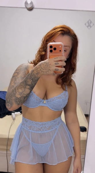  Emma Fox