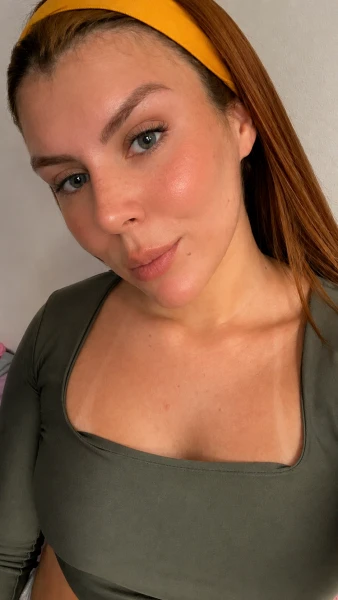  Emma Fox
