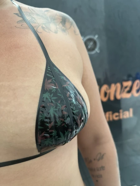 Morena tatuada cheia de amor pra dar 
