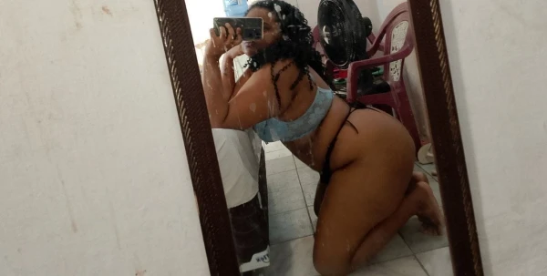 Oi amores faço video chamada e vídeos amores  vamos gozar e ser feliz amores