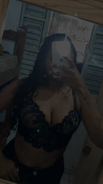 Sou uma garota jovem, educada e discreta. Busco oferecer um atendimento respeitoso e combinado previamente. Aceito somente pagamento via Pix. Entre em contato para mais informações.