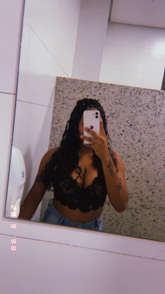 Sou uma garota jovem, educada e discreta. Busco oferecer um atendimento respeitoso e combinado previamente. Aceito somente pagamento via Pix. Entre em contato para mais informações.