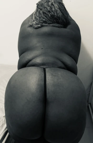 Pretinha gordinha🔥