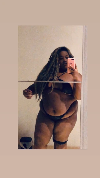 Pretinha gordinha🔥