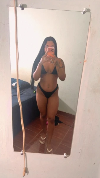 Aline Reis 