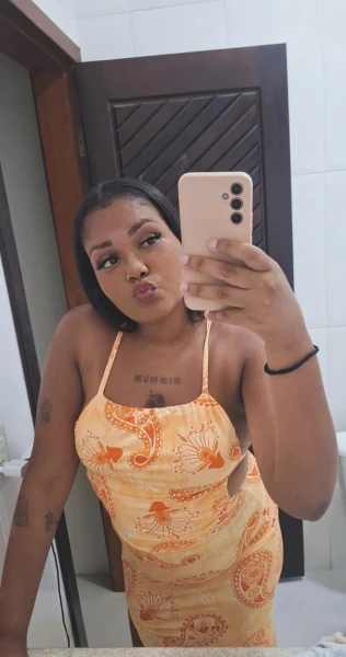 Oi amor, sou novidade na cidade, morena, cavala bem putinha e quente, vem me conhecer