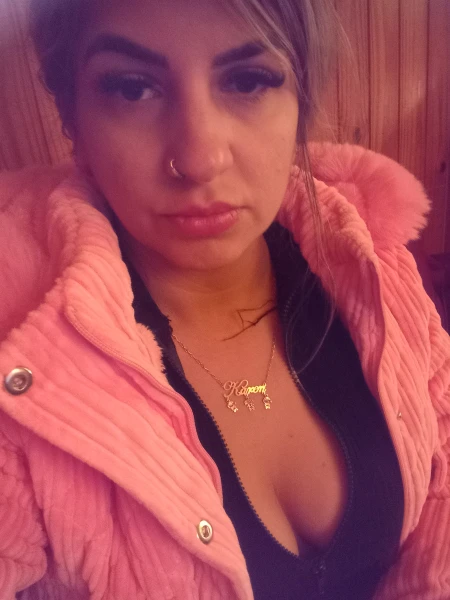 Olá meu chamo mia  😙🔥