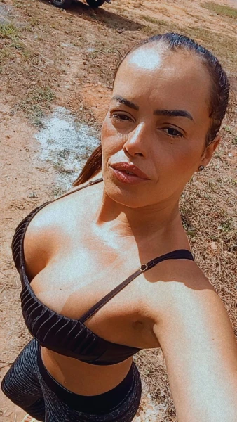 Laura Acompanhante Caratinga MG 
