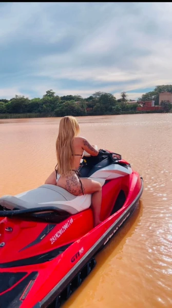 Ola meu nome Viviane tenho 24 anos lorinha bem gostosa...