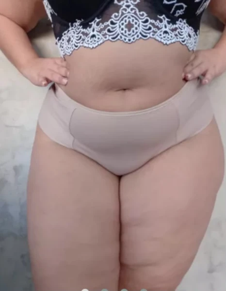 Novinha branquinha putinha 