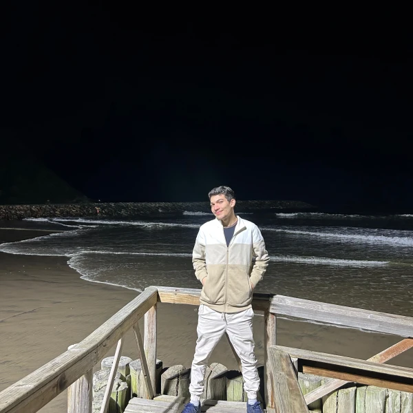 Acompanhante em balneário 