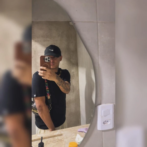 Acompanhante de luiz Eduardo Magalhães 