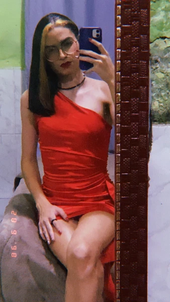 Novinha que adora se exibir em fotos e vídeos...