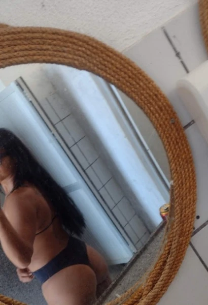 Morena baixinha fogosa 
