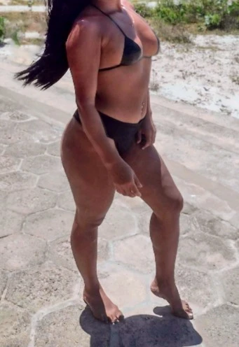 Morena baixinha fogosa 