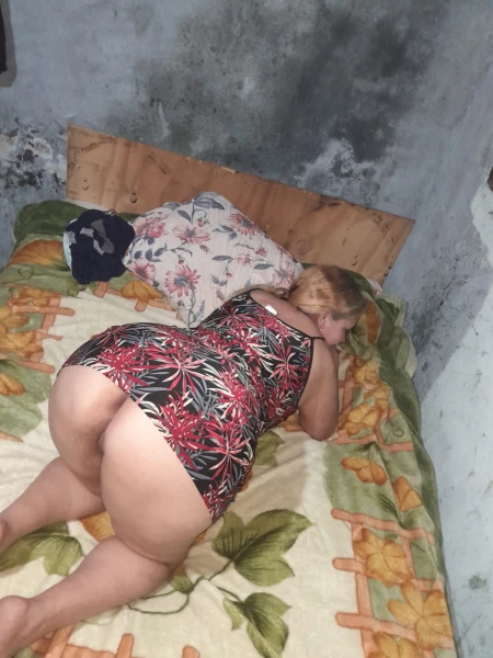 Loira Sabrina do anal com local 250 .