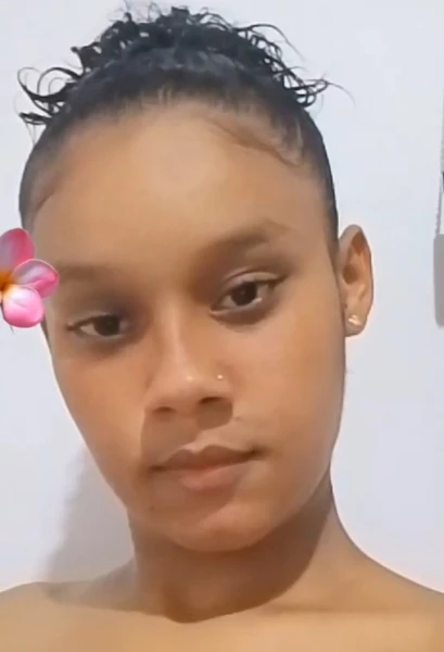 Estou na cidade a procura de diversão amores 