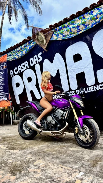 Loirinha nova na cidade 