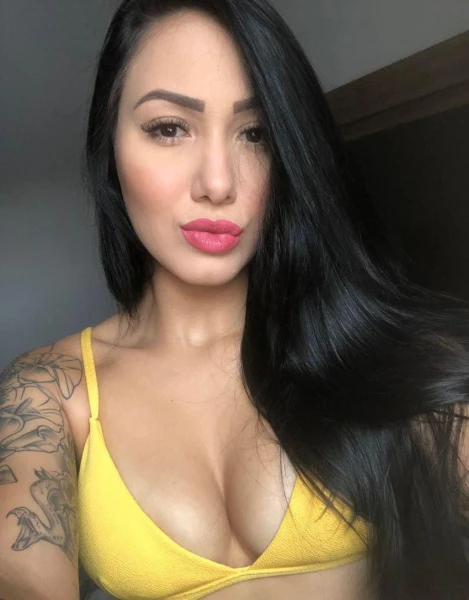 Sou nova aqui na cidade amores , vem me conhecer e se divertir comigo 