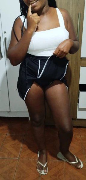 Sou morena dos cabelos de tranças gosto muito de tapas na cara e na bunda vamos nos dar bem ❤️😈😏