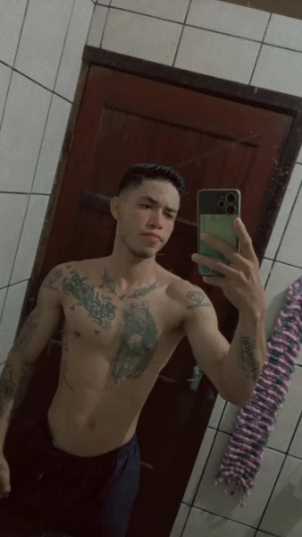 Sou venezuelana, tenho 25 anos. Vamos nos conhecer para que você possa ter uma experiência excelente e se divertir.