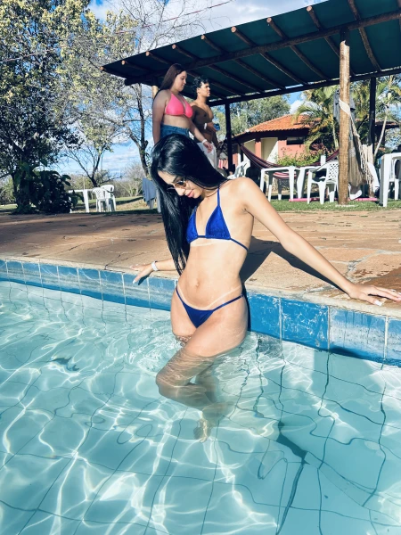    Sou uma linda acompanhante bem intensa e fogosa na cama
