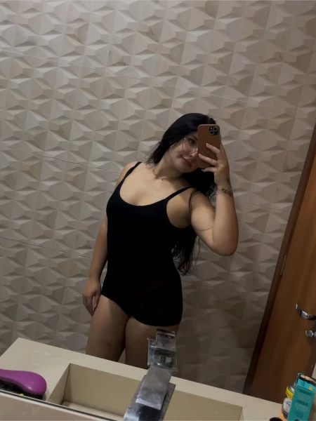 Acompanhante de luxo presencial e virtual