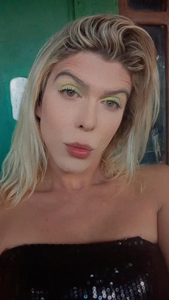 Loirinha baiana safada dotada