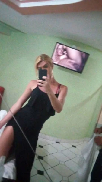 Loirinha baiana safada dotada