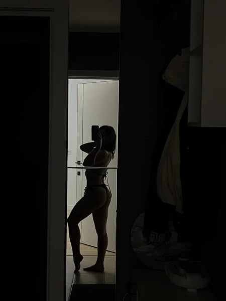 MORENA SENSUAL