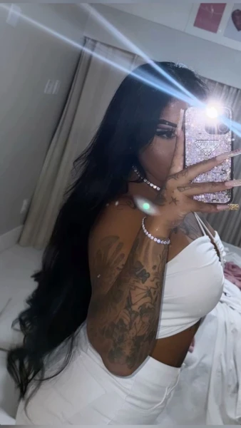 Lívia Valadares 
