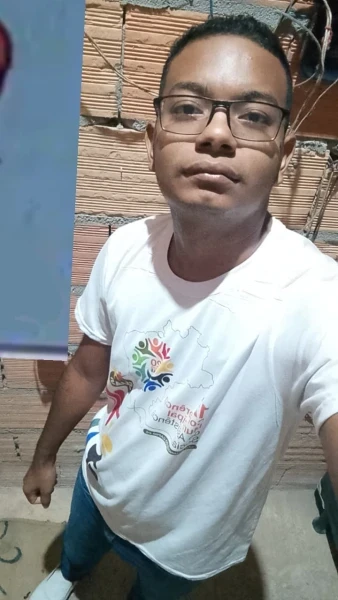 Acompanhante entre outros