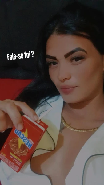 Magrinha tatuada, novata no site 