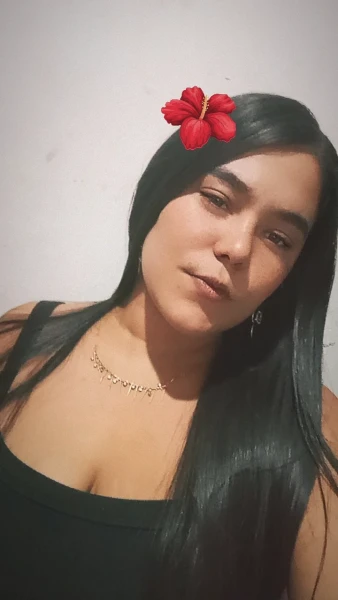 Uma morena sapeca pra vocês 😋😋