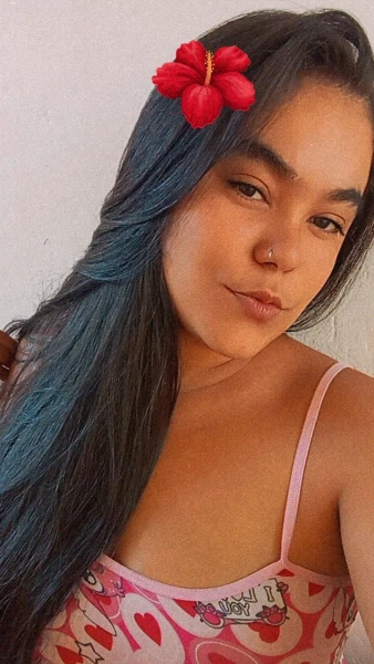 Uma morena sapeca pra vocês 😋😋