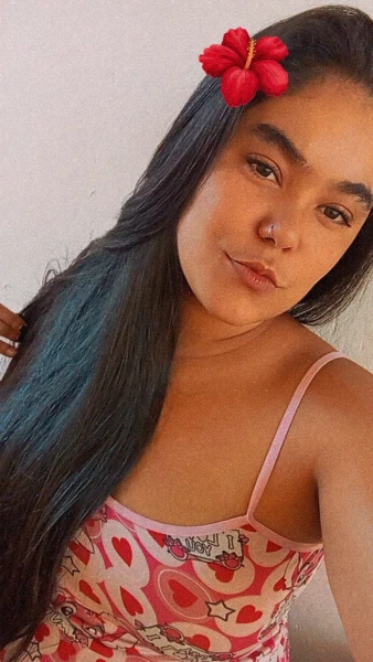 Uma morena sapeca pra vocês 😋😋