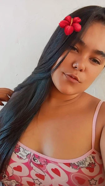 Uma morena sapeca pra vocês 😋😋