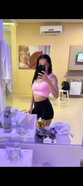 Acompanhante de luxo, novinha e branquinha 