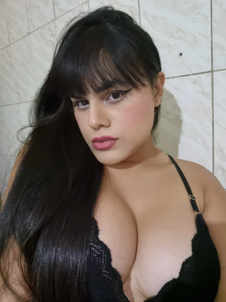 Acompanhante e criadora de conteúdo adulto 