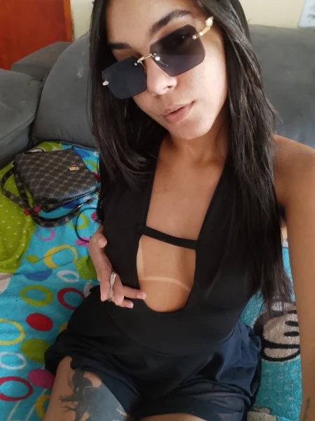 Acompanhante job e vendedora de conteúdo 