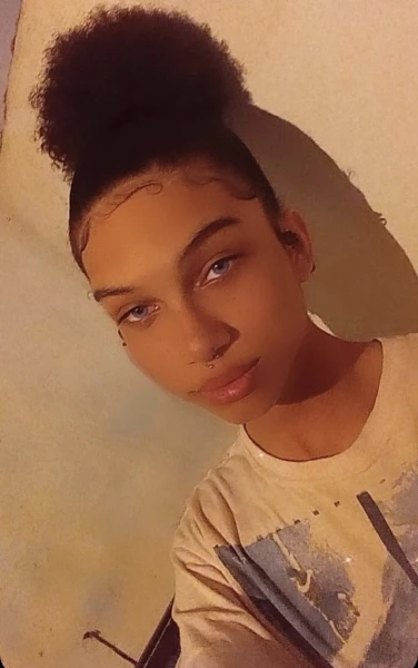 Laysa trans apertadinha