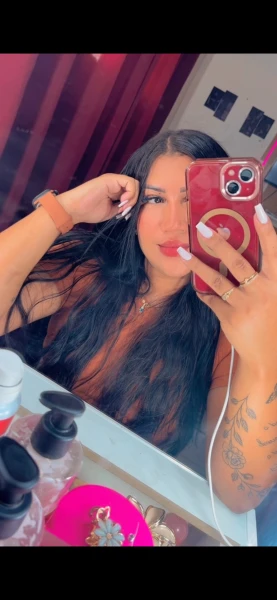 Moreninha tatuada,atendo 24 horas onde o cliente quiser