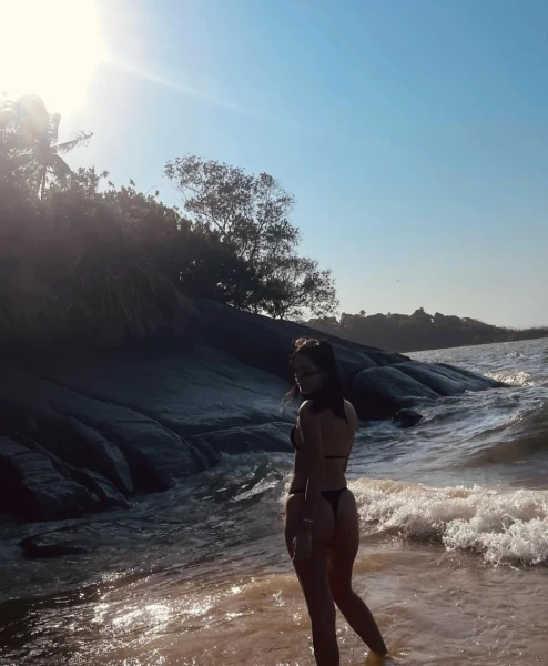 Lívia acompanhante 