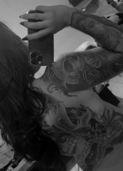 Mestiça tatuada