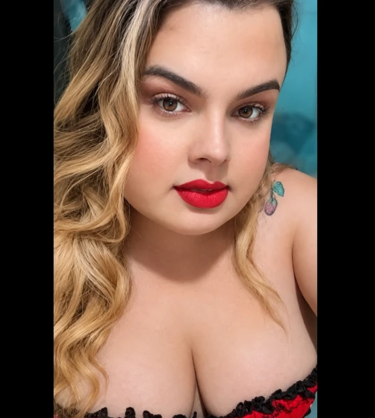 Emilly Bonequinha Plus