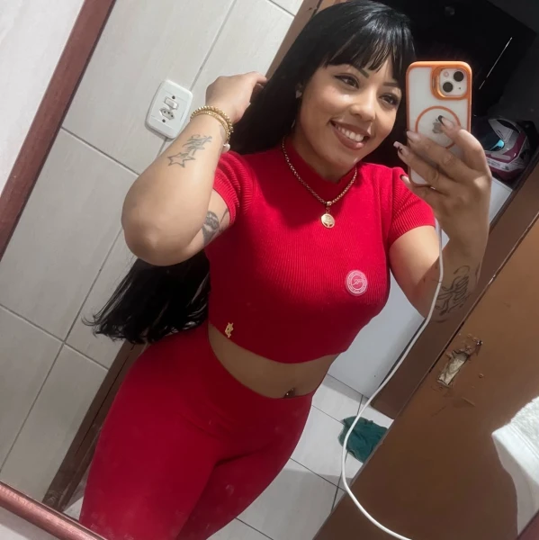 NATHY GOMES 