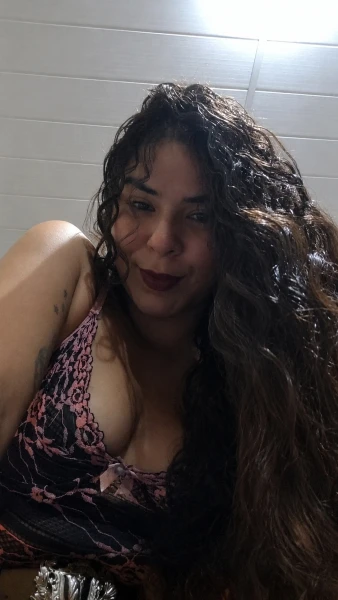 Novinha safadinha Disponível na cidade vem conhecer o melhor de mim!